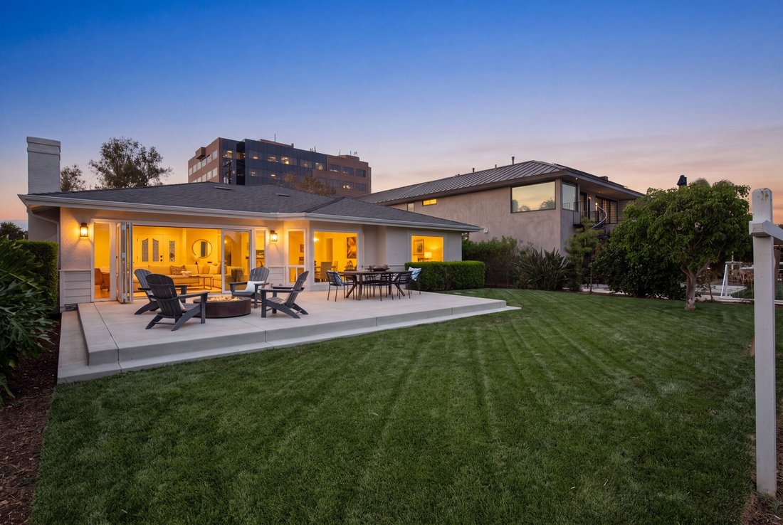 House in Signal Hill, California, United States 1 - 18607420