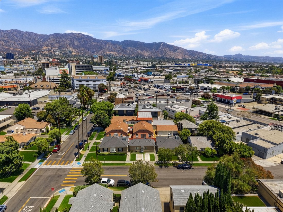 Apartment in Burbank, California, United States 5 - 18607332
