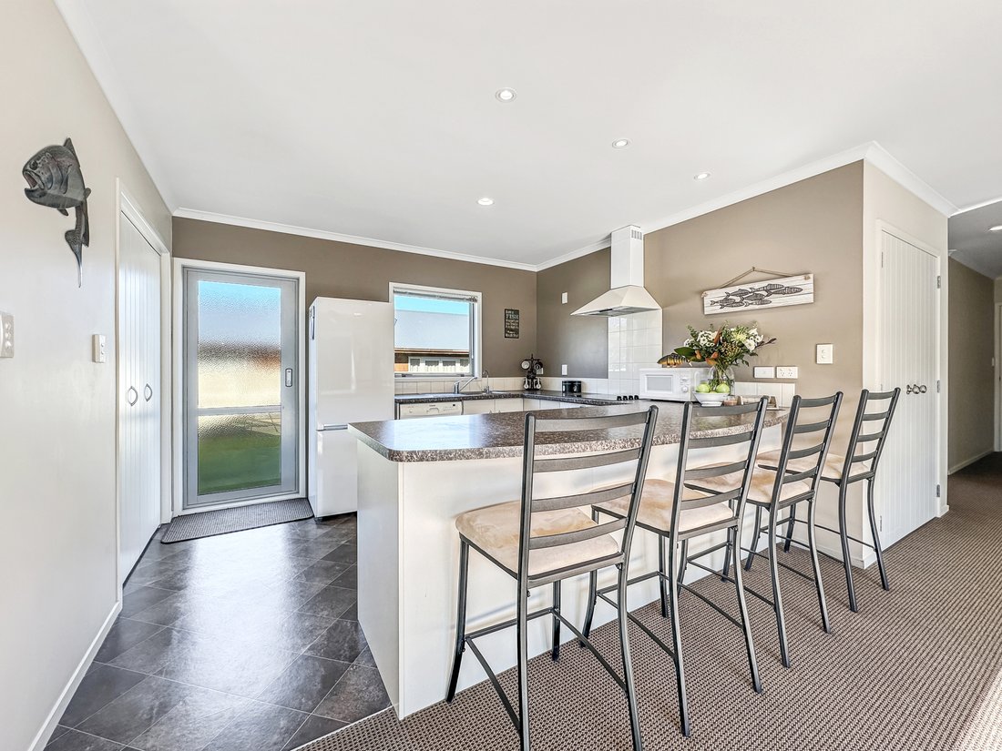 Kinloch, Waikato, New Zealand 5 - 18608165