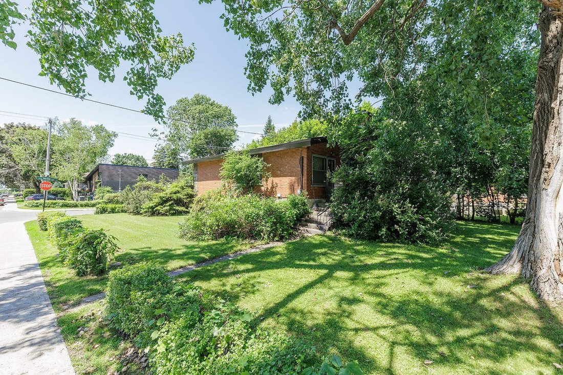 House in Côte Saint-Luc, Quebec, Canada 2 - 18607874
