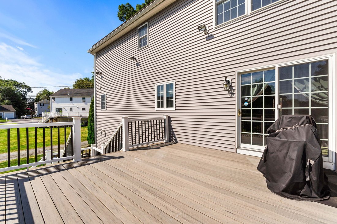 House in Methuen, Massachusetts, United States 4 - 18607523