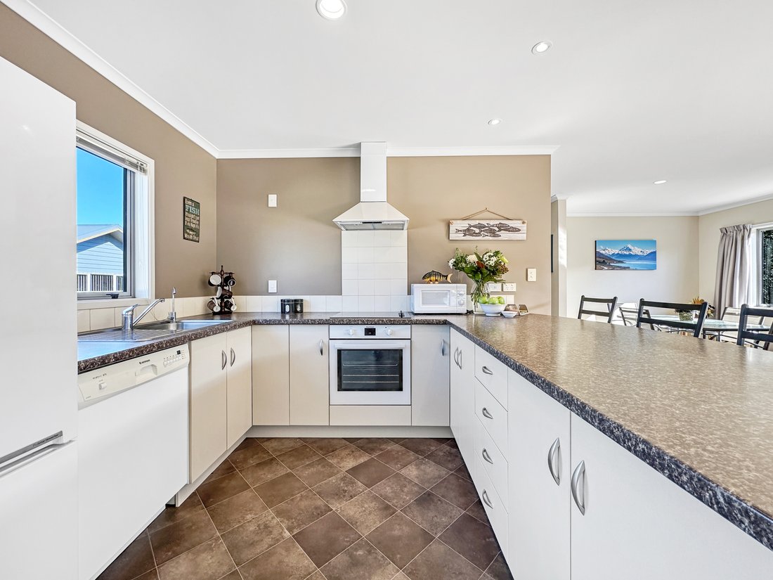 Kinloch, Waikato, New Zealand 4 - 18608165