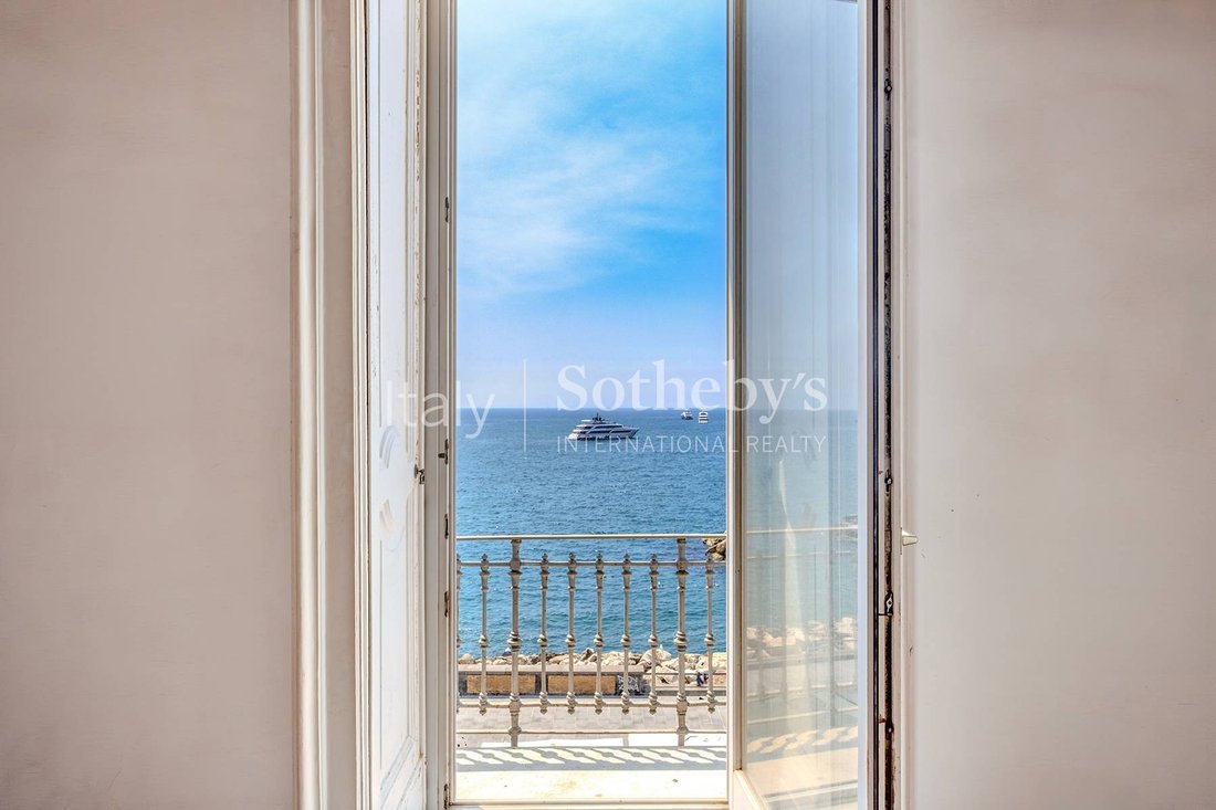 Apartment in Chiaia, Naples, Campania 2 - 18608202