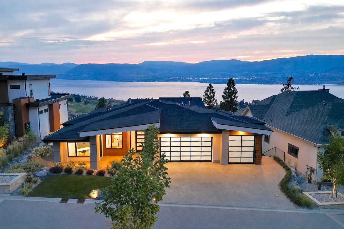 House in Kelowna, British Columbia, Canada 1 - 18608350