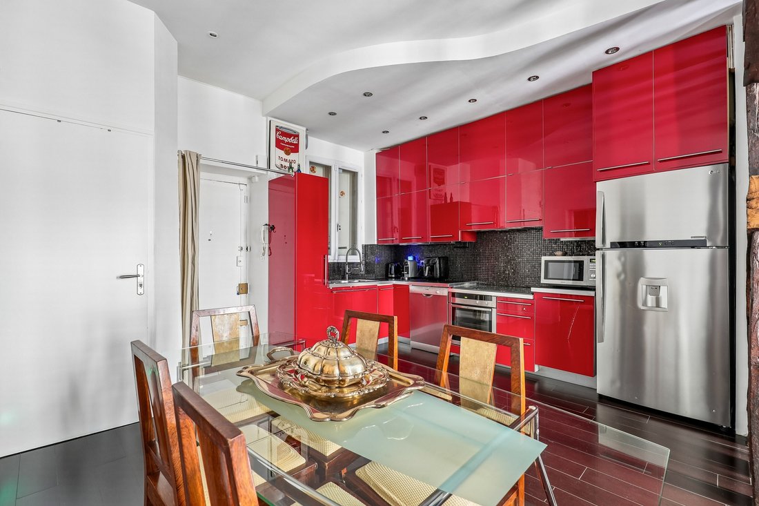 Apartment in Saint Gervais, Paris 4e Arrondissement, Paris 5 - 18608215