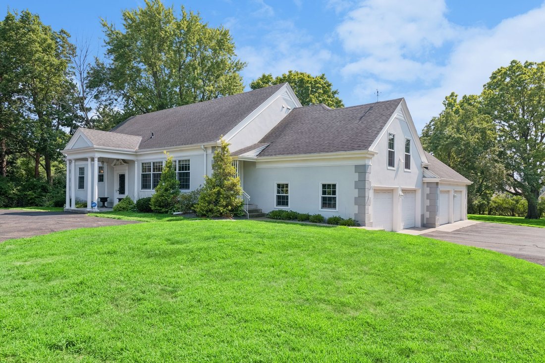 House in Wayzata, Minnesota, United States 1 - 18607430