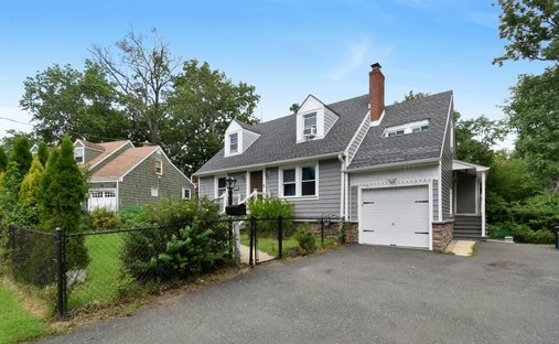 House in Ewing Township, New Jersey, United States 1