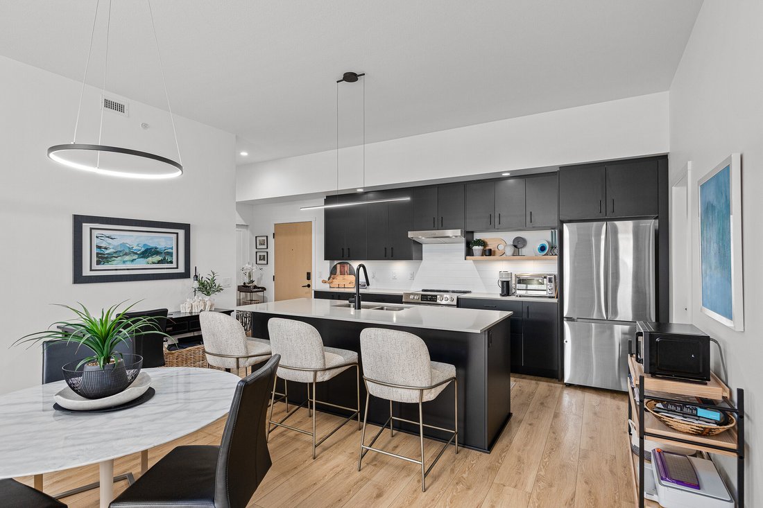 Apartment in Kelowna, British Columbia, Canada 5 - 18608336