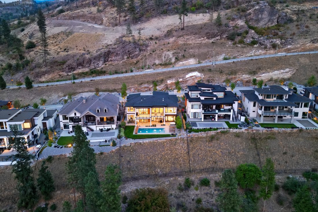 House in Kelowna, British Columbia, Canada 4 - 18608350