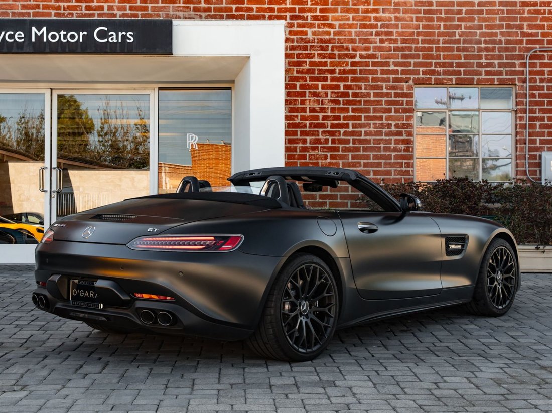 Cabriolet in Beverly Hills, CA, United States 3 - 18608289