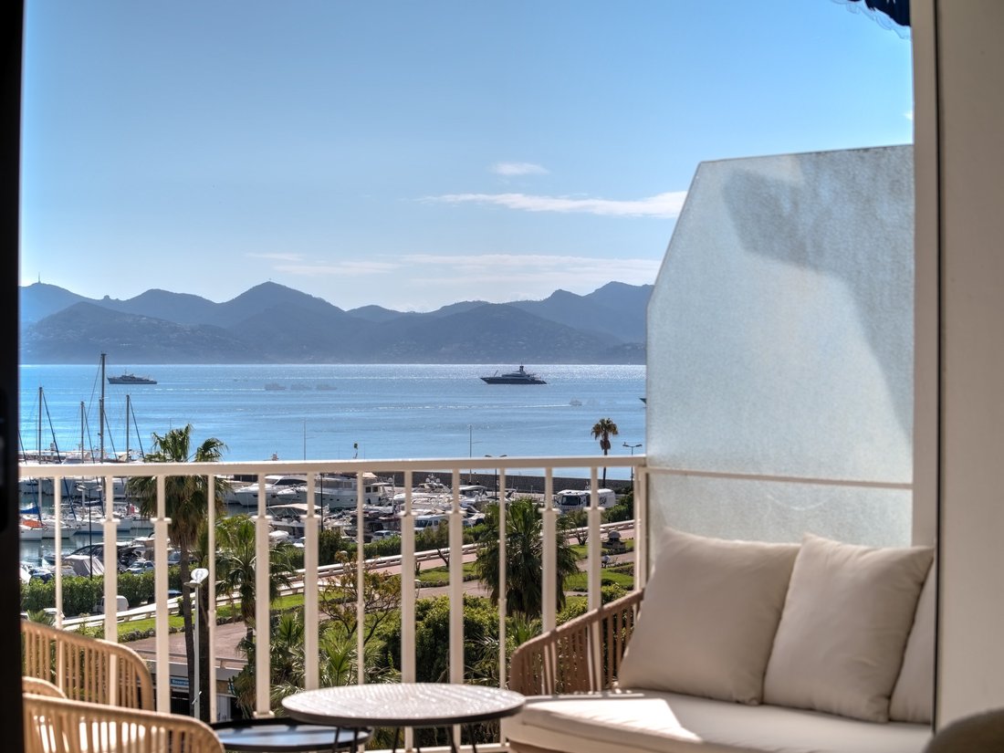 Apartment in Saint Nicolas, Cannes, France 2 - 15598298