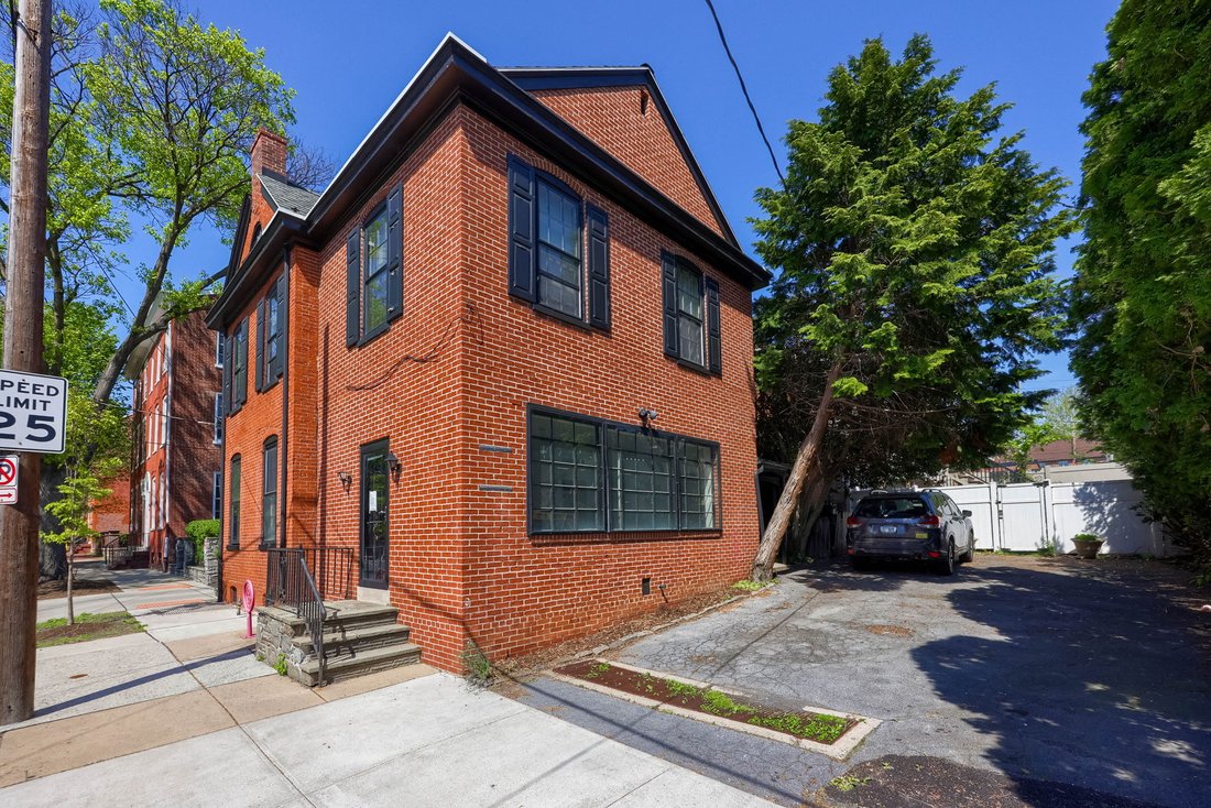 Apartment in Lancaster, Pennsylvania, United States 2 - 18607640