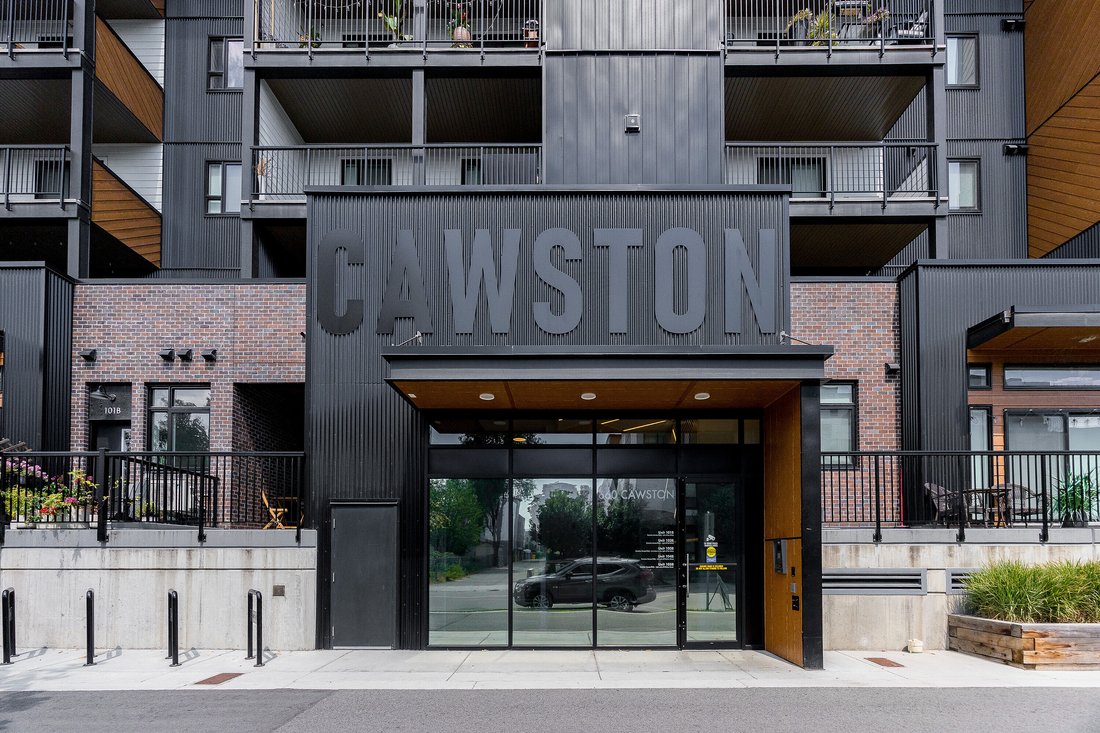 Apartment in Kelowna, British Columbia, Canada 2 - 18608336