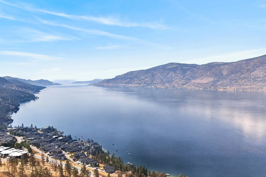 Apartment in Lake Country, British Columbia, Canada 1 - 18608356