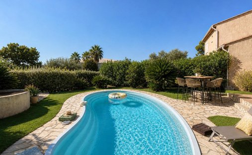 Maison à Extérieurs, Fréjus, France 1