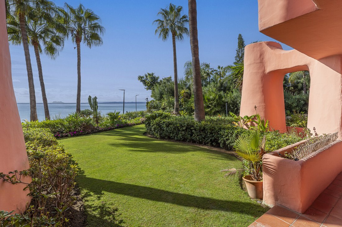 Apartment in Gualdalmansa, Estepona, Andalusia 3 - 18608096