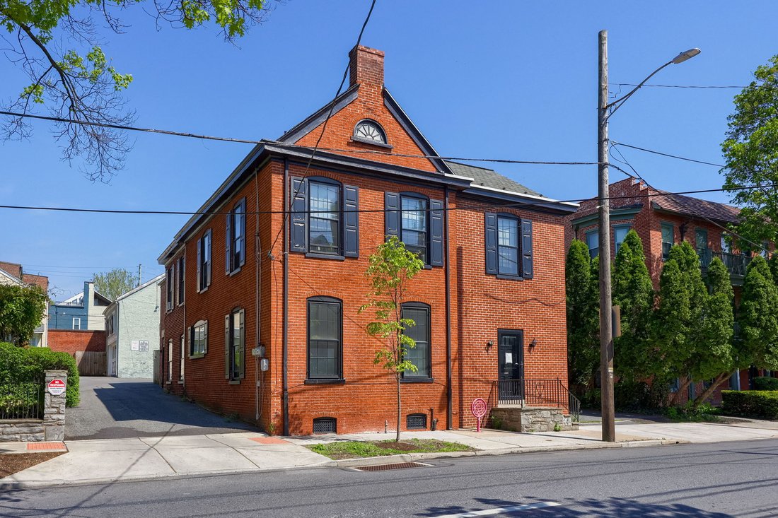 Apartment in Lancaster, Pennsylvania, United States 1 - 18607640