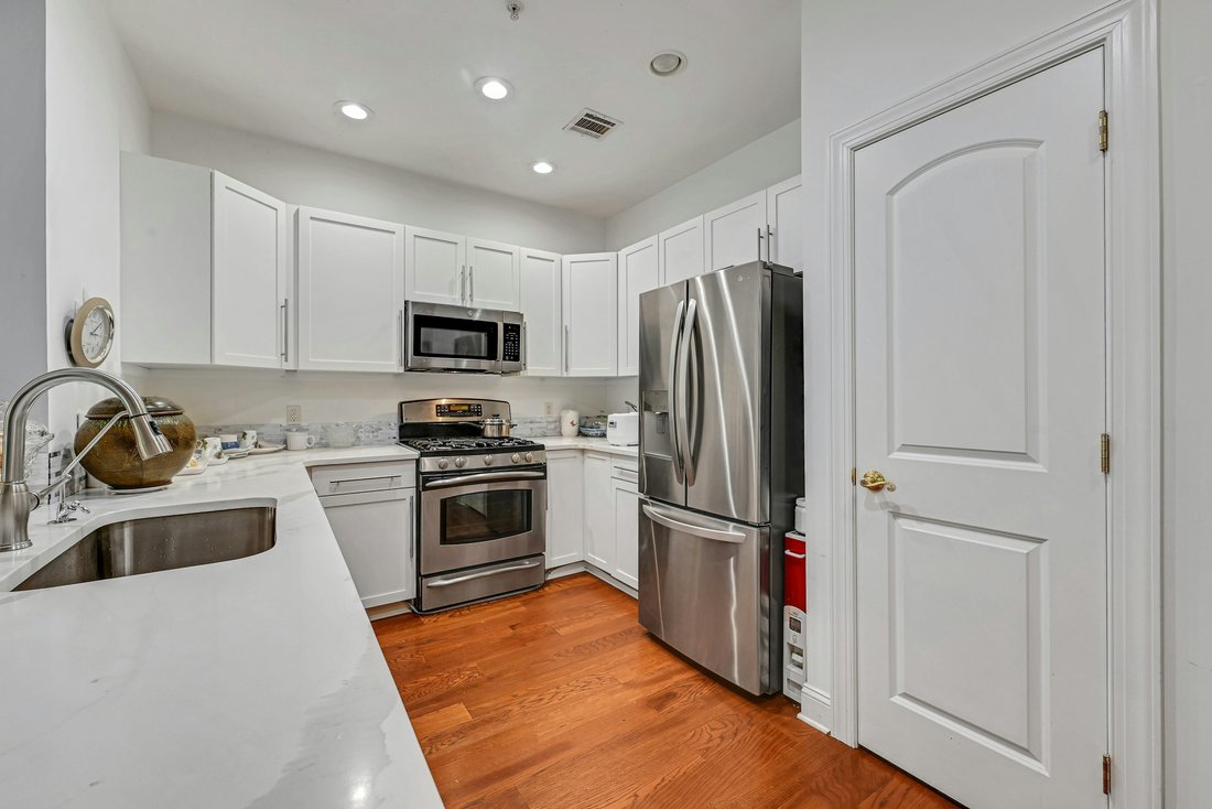 Condo in Englewood, New Jersey, United States 1 - 18607376