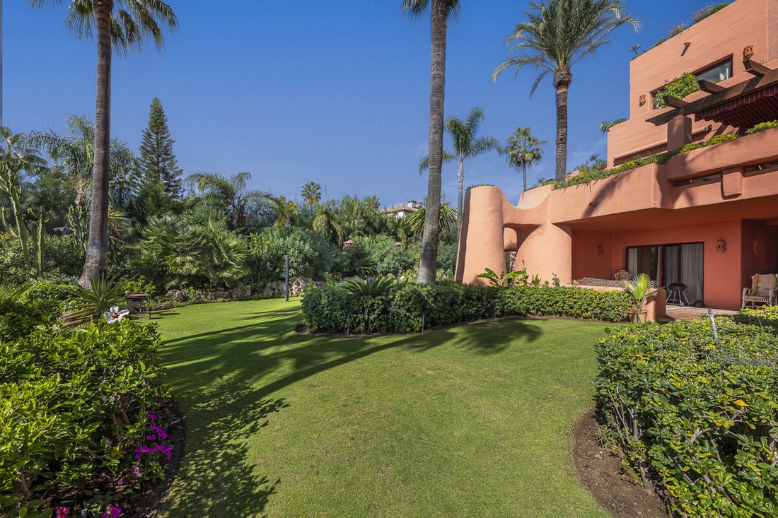 Apartment in Gualdalmansa, Estepona, Andalusia 5 - 18608096