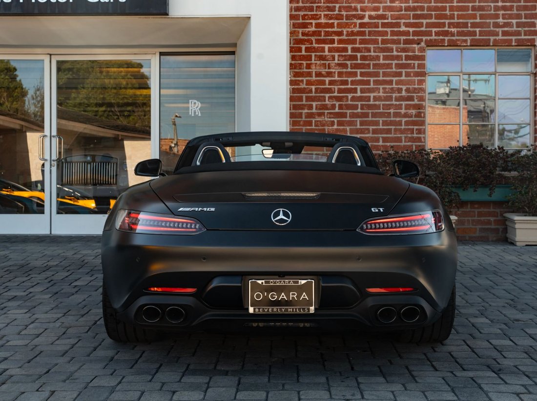 Cabriolet in Beverly Hills, CA, United States 2 - 18608289