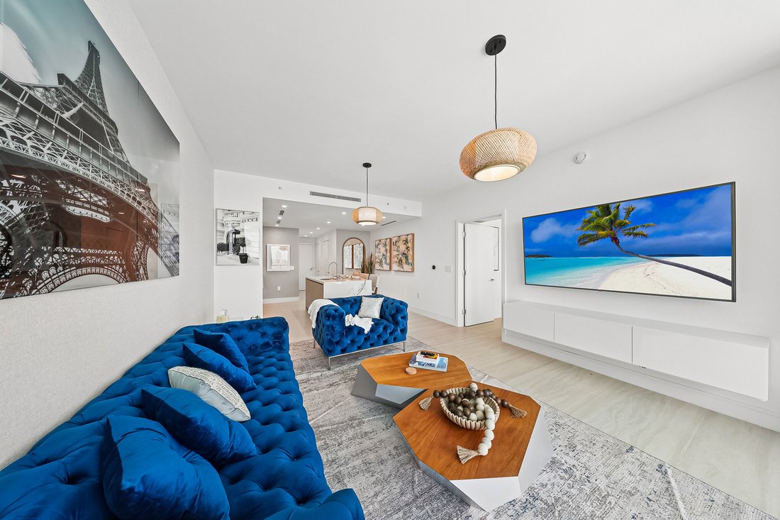 Condo in North Miami Beach, Florida, United States 5 - 18607884