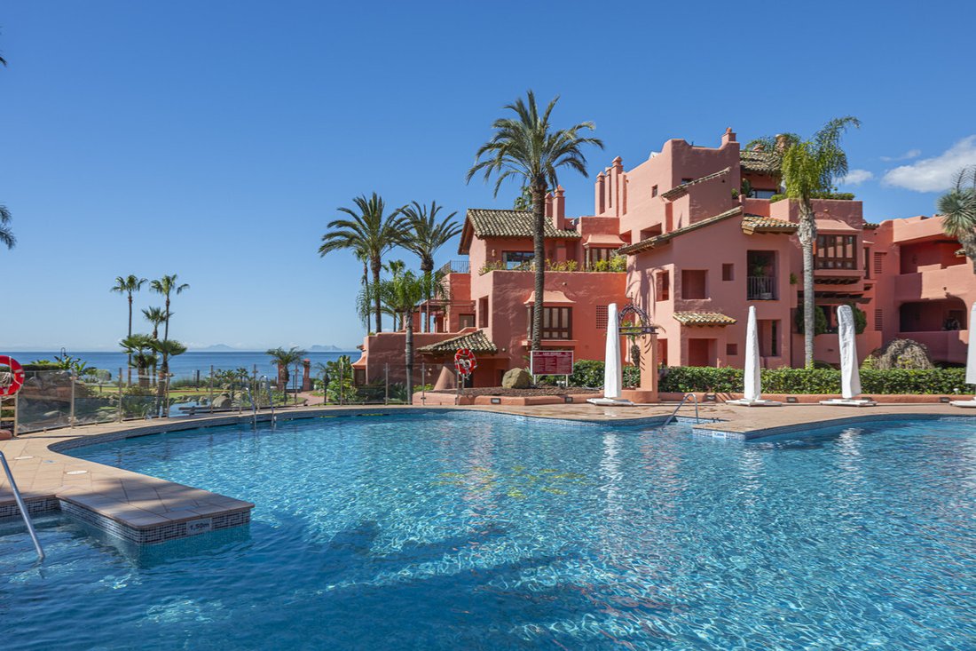 Apartment in Gualdalmansa, Estepona, Andalusia 2 - 18608096