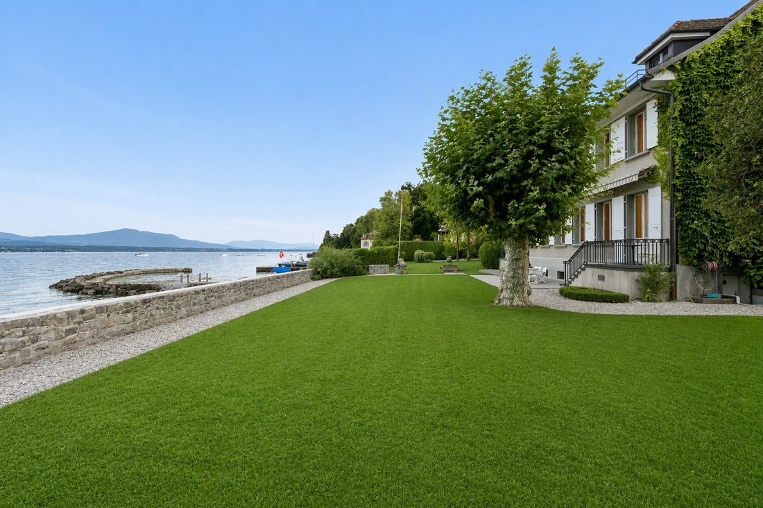Nyon, Vaud, Switzerland 2 - 13347854