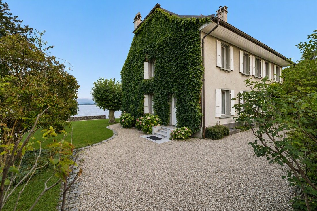 Nyon, Vaud, Switzerland 5 - 13347854