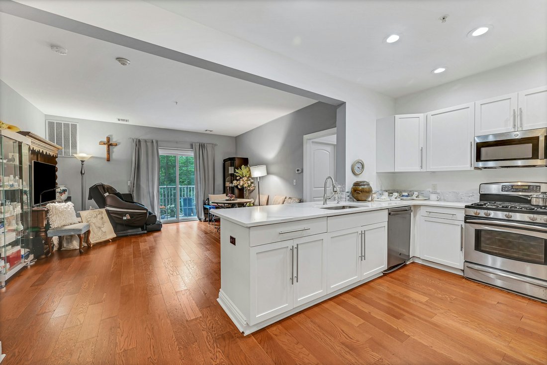 Condo in Englewood, New Jersey, United States 5 - 18607376