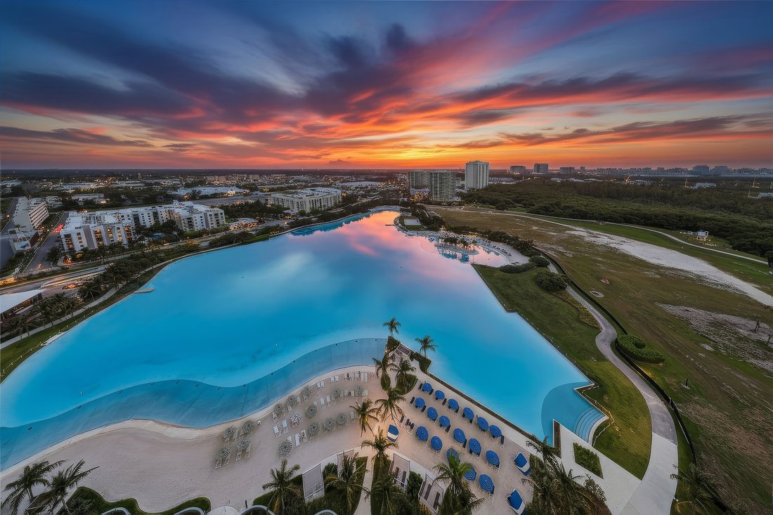 Condo in North Miami Beach, Florida, United States 1 - 18607884