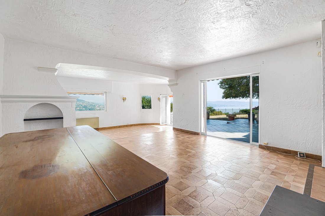 House in Théoule-sur-Mer, Provence-Alpes-Côte d'Azur, France 4 - 18608327