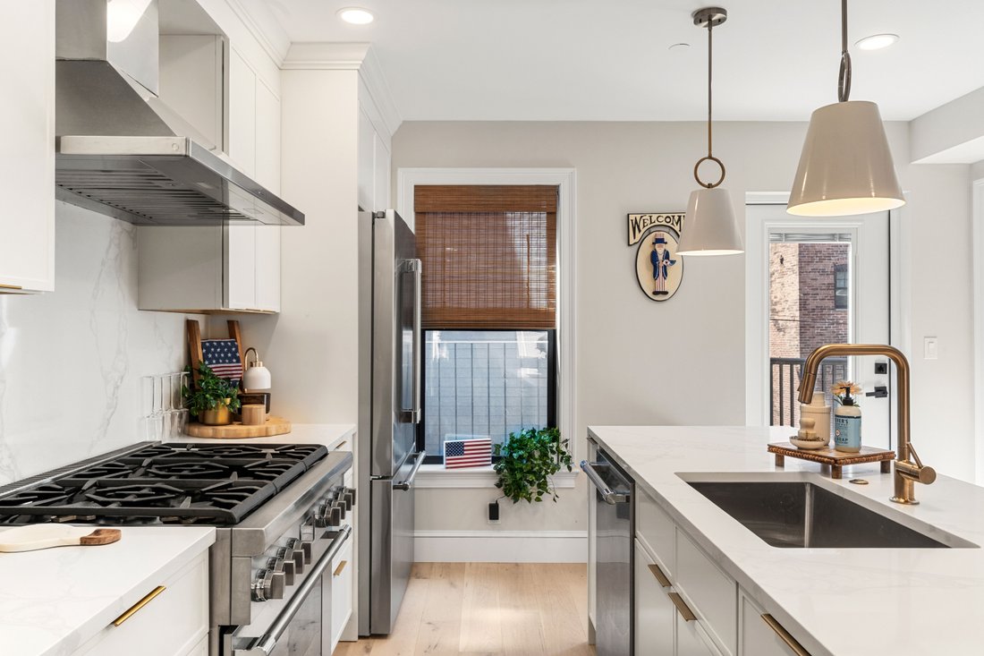 Condo in Boston, Massachusetts, United States 3 - 18607898