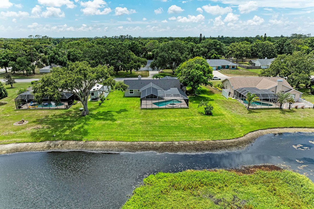 Bradenton, Florida, United States 5 - 18607731