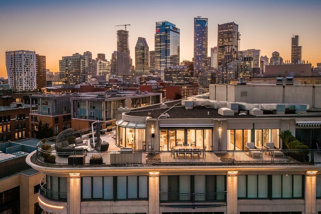Condo in Montréal, Quebec, Canada 1 - 18607265