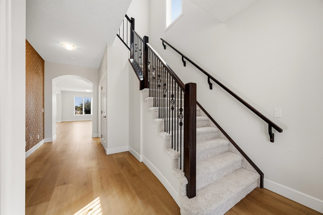 House in Airdrie, Alberta, Canada 5 - 18608209