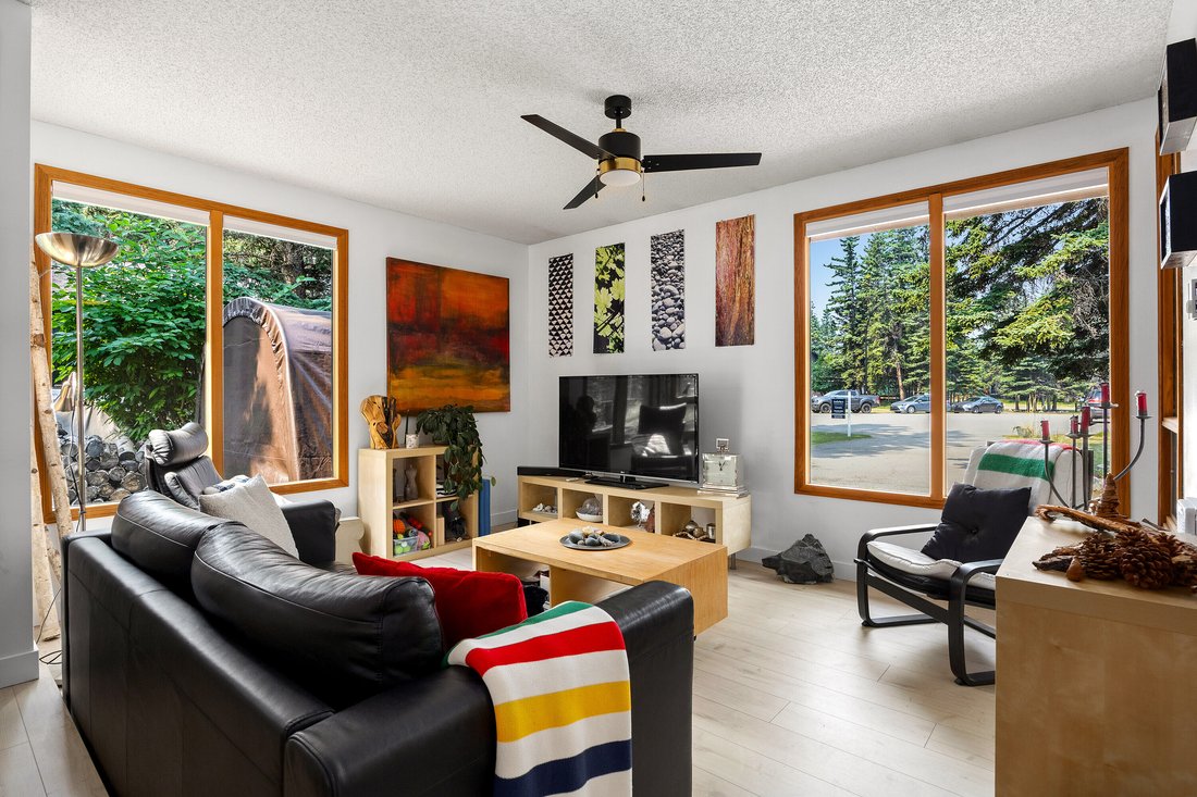 House in Redwood Meadows, Alberta, Canada 5 - 18608069