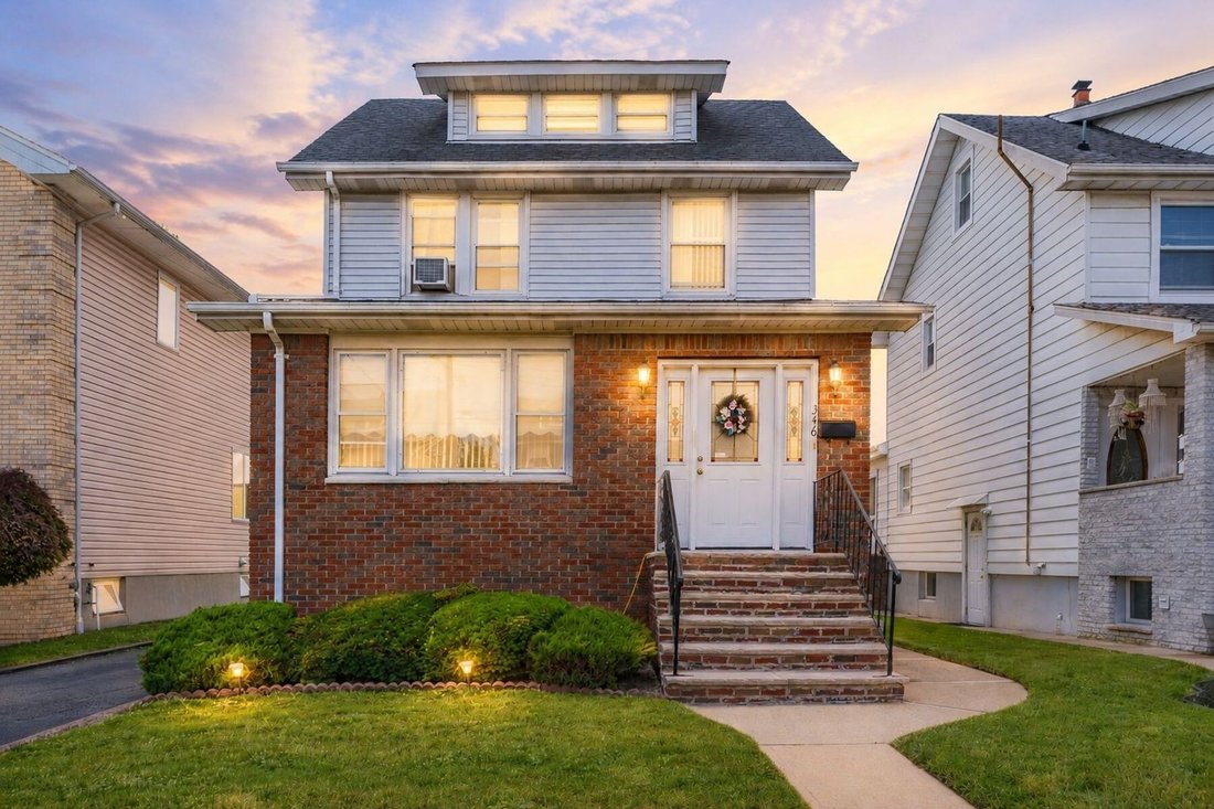 North Arlington, New Jersey, United States 1 - 18425712