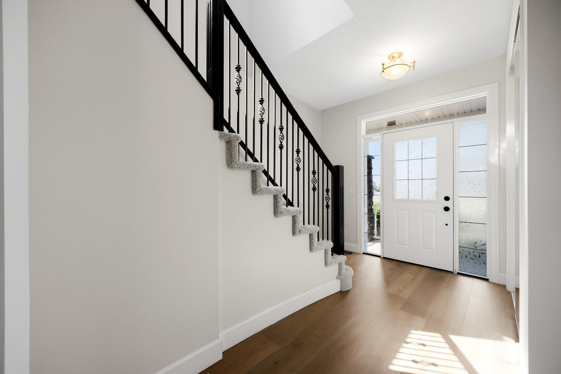 House in Airdrie, Alberta, Canada 4 - 18608209
