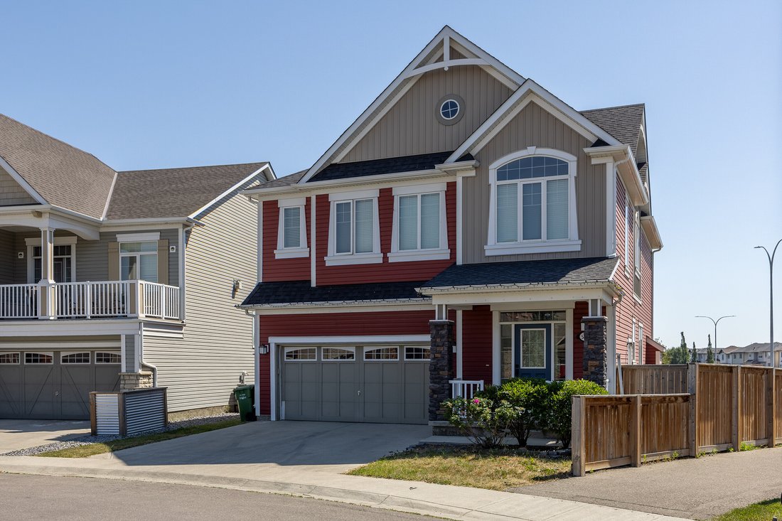 House in Airdrie, Alberta, Canada 2 - 18608209