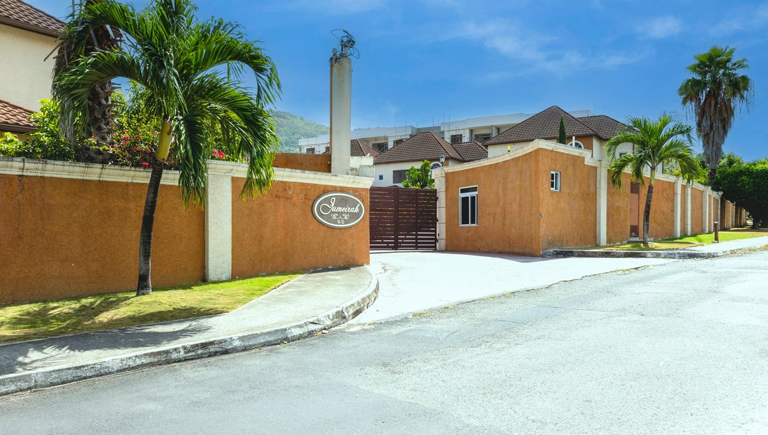 Townhouse in Kingston 6, Jamaica 1 - 18607886