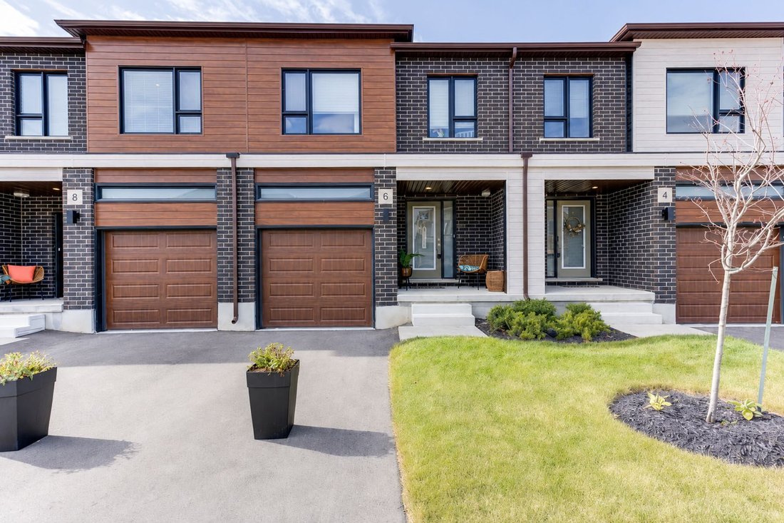 Townhouse in Cambridge, Ontario, Canada 1 - 18608000