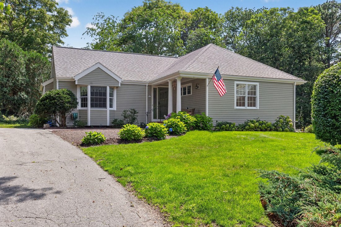Condo in Mashpee, Massachusetts, United States 1 - 18607675