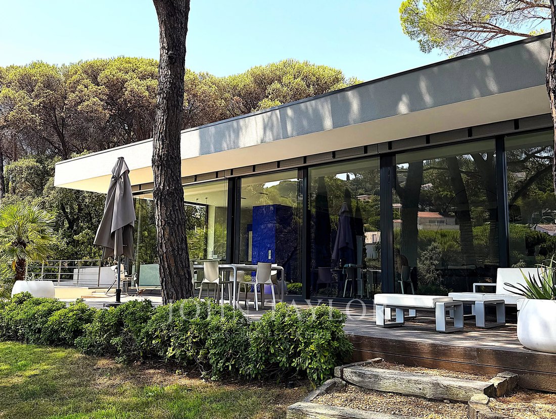 Villa in Nartelle-Noyer-Bellevue-bd des Sardinaux, Sainte-Maxime, France 1 - 15691943