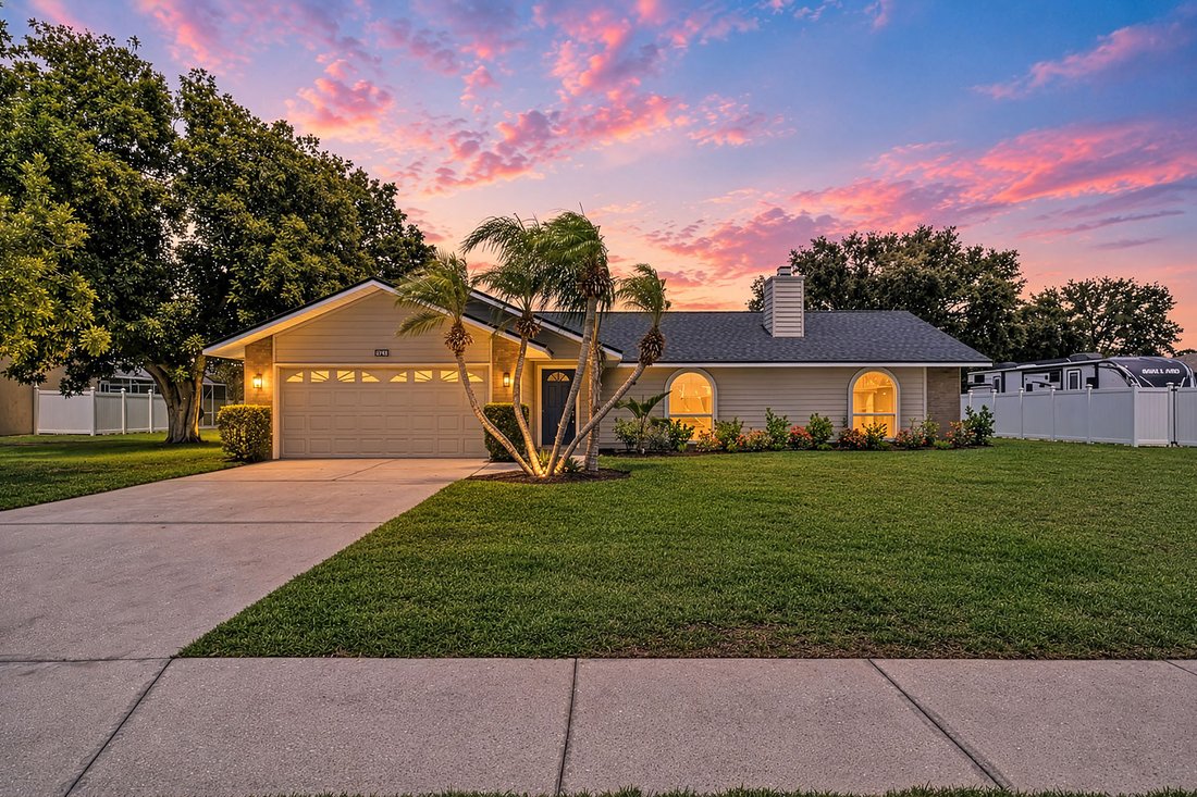 Bradenton, Florida, United States 1 - 18607731