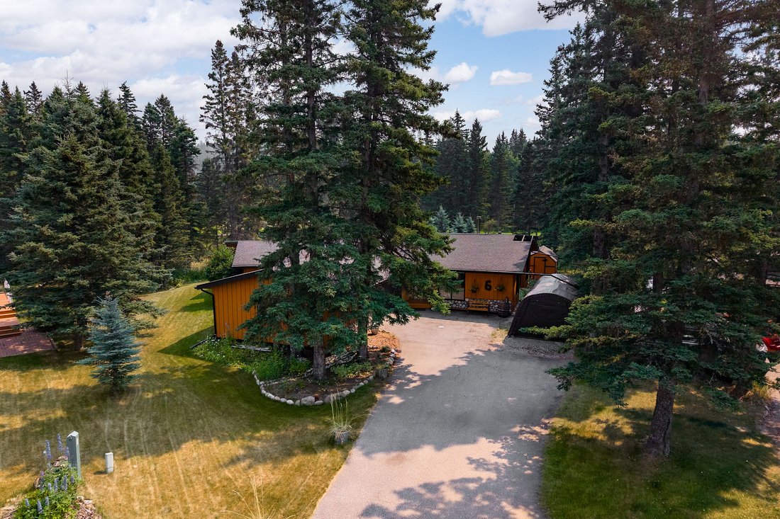 House in Redwood Meadows, Alberta, Canada 3 - 18608069