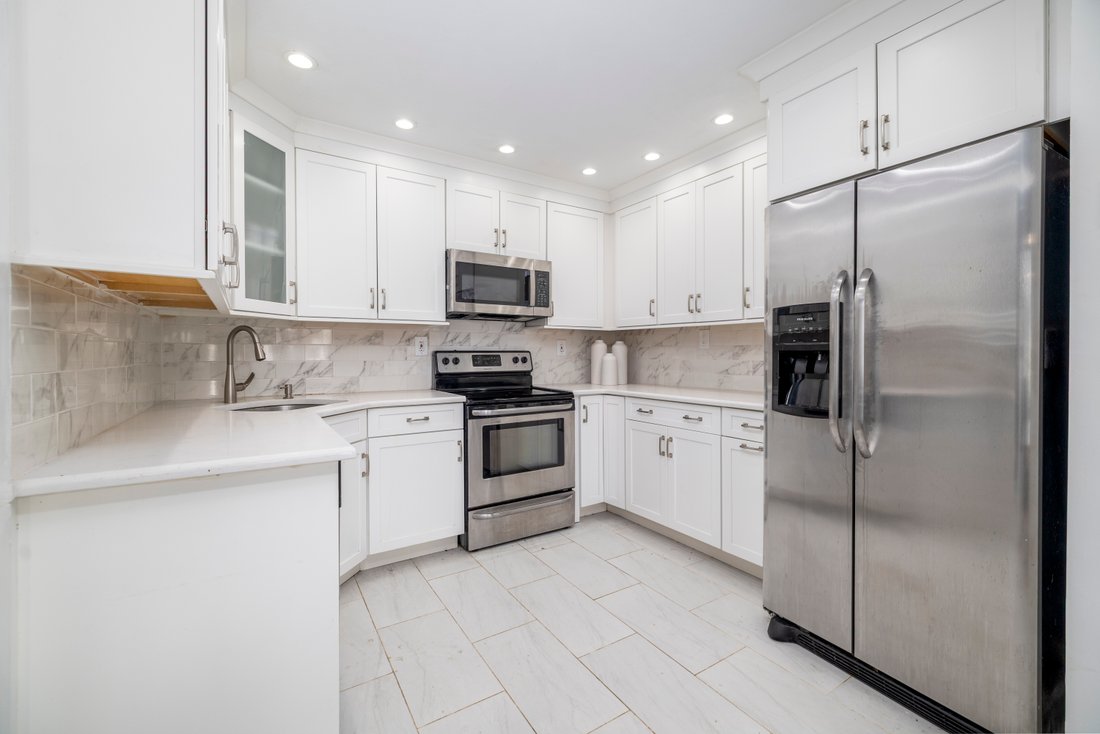 House in Levittown, New York, United States 3 - 18608081