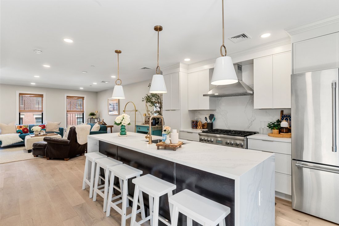 Condo in Boston, Massachusetts, United States 1 - 18607898