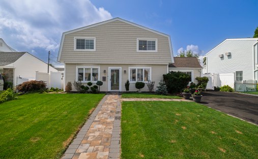 House in Levittown, New York, United States 1
