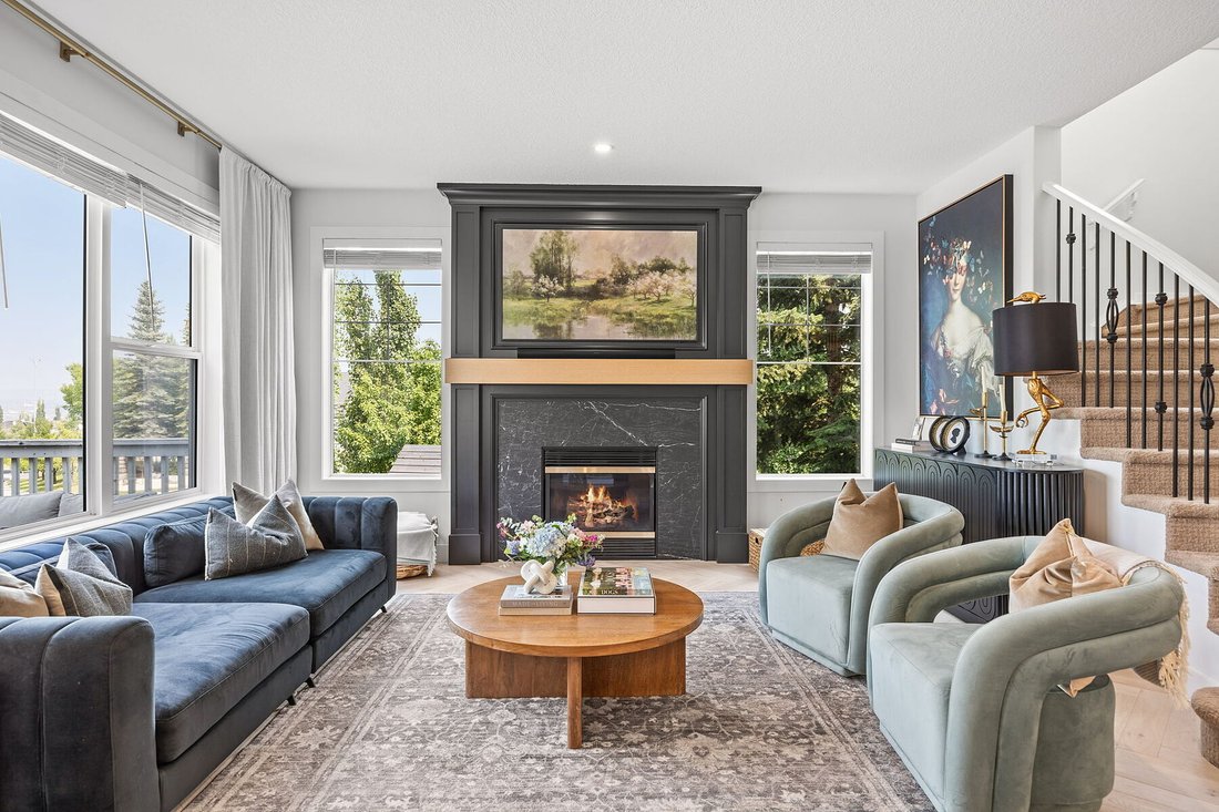 House in Calgary, Alberta, Canada 2 - 18608146