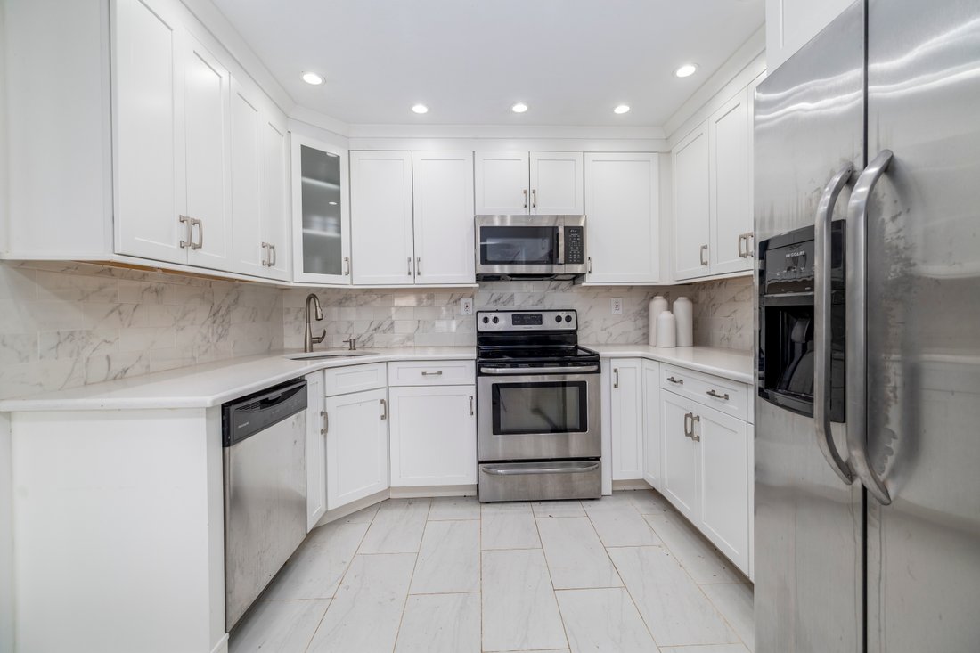 House in Levittown, New York, United States 4 - 18608081